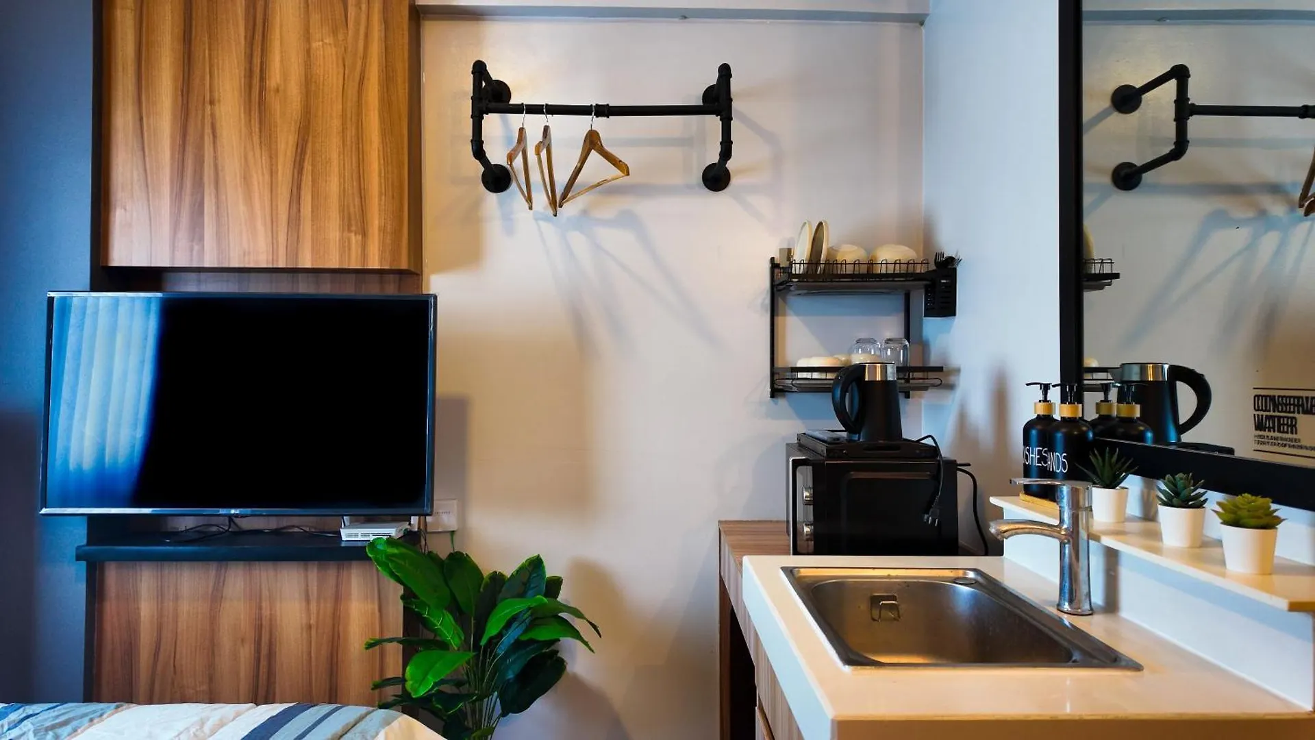 Studio Near Sm Megamall 400Mbps Netflix Disney Hbo Manila Filippine