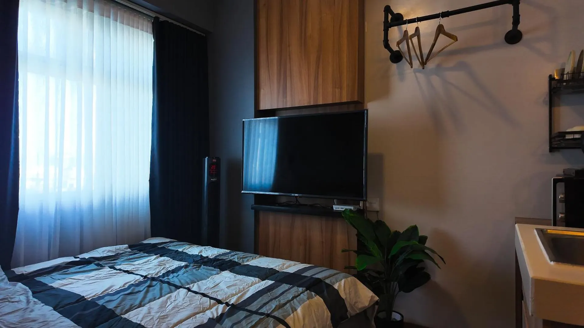 Apartment Studio Near Sm Megamall 400Mbps Netflix Disney Hbo Manila Philippines
