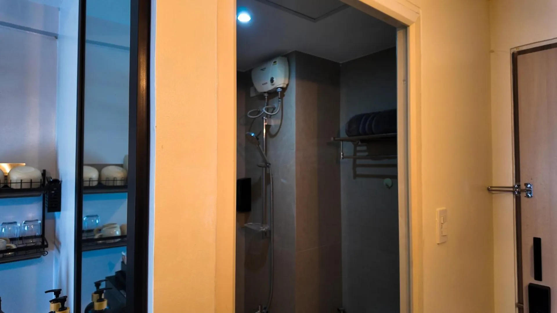 Daire Studio Near Sm Megamall 400Mbps Netflix Disney Hbo Manila