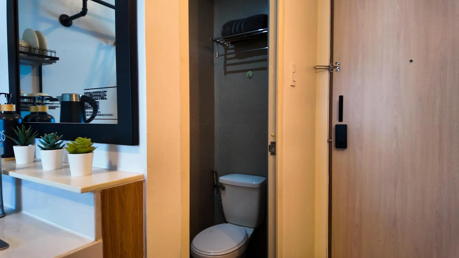 Apartment Studio Near Sm Megamall 400Mbps Netflix Disney Hbo Manila